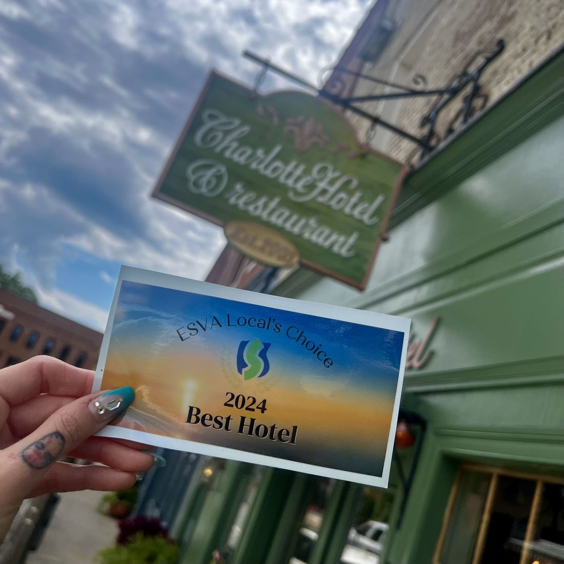 2024 Best Hotel award card