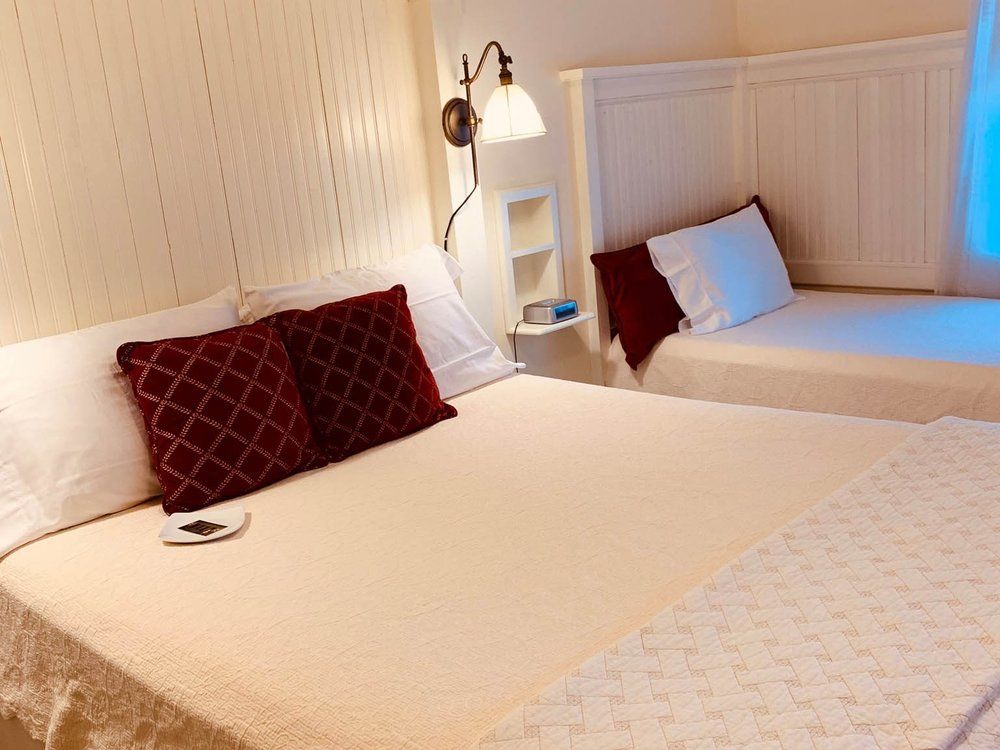 Queen and Twin room